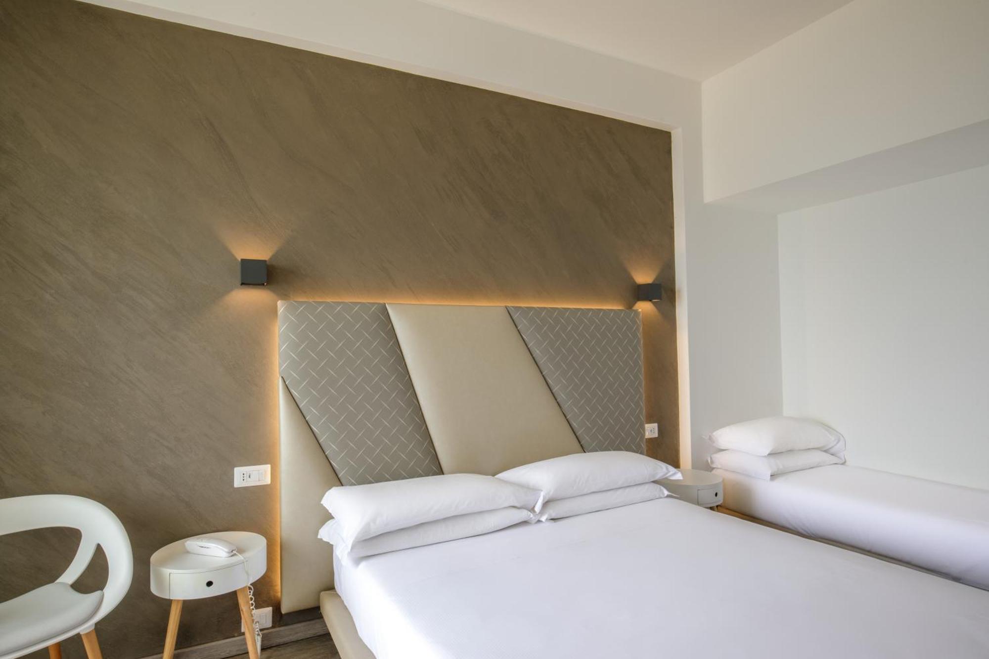 Hotel Tirreno Latina Ngoại thất bức ảnh