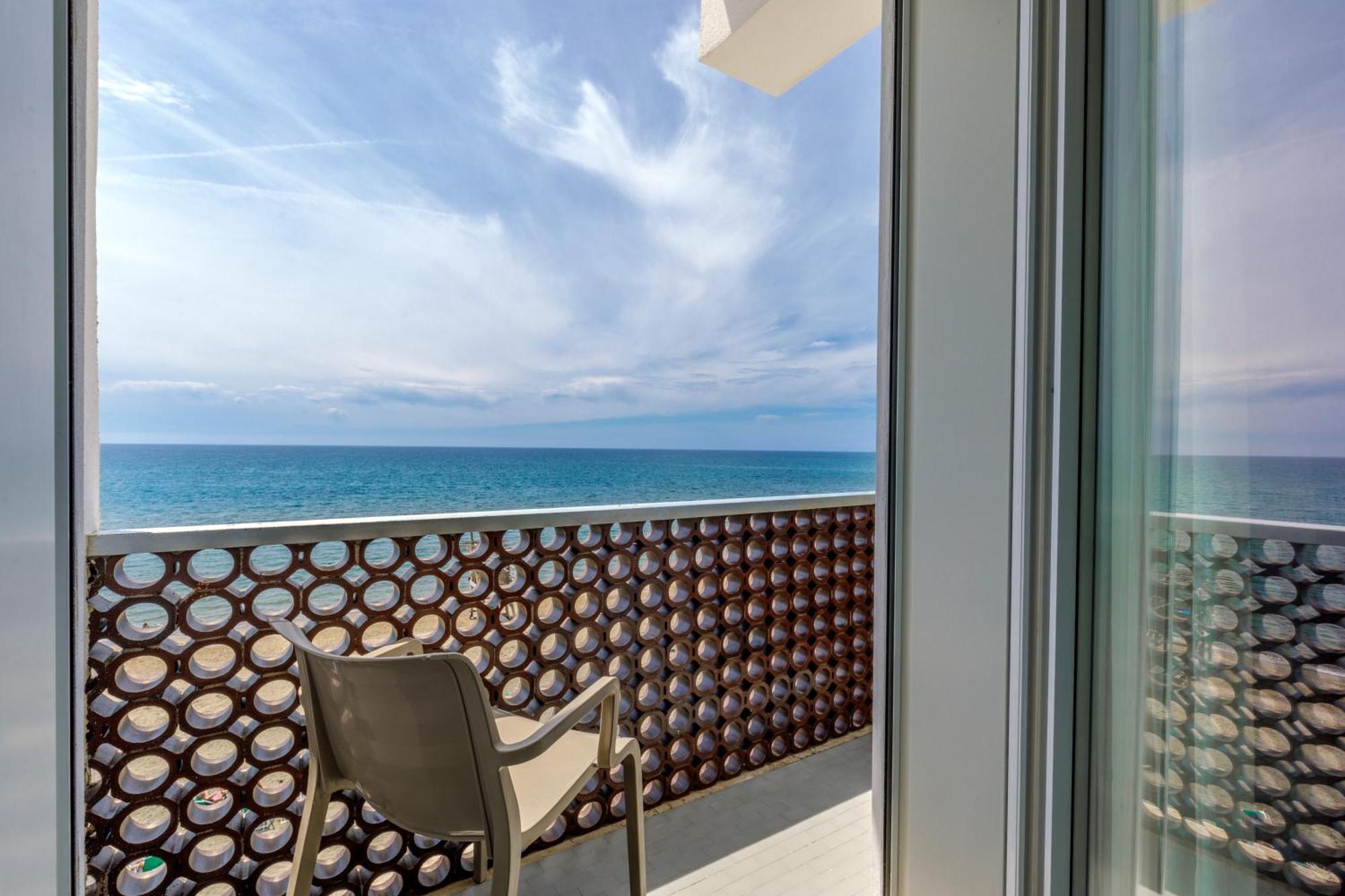 Hotel Tirreno Latina Ngoại thất bức ảnh
