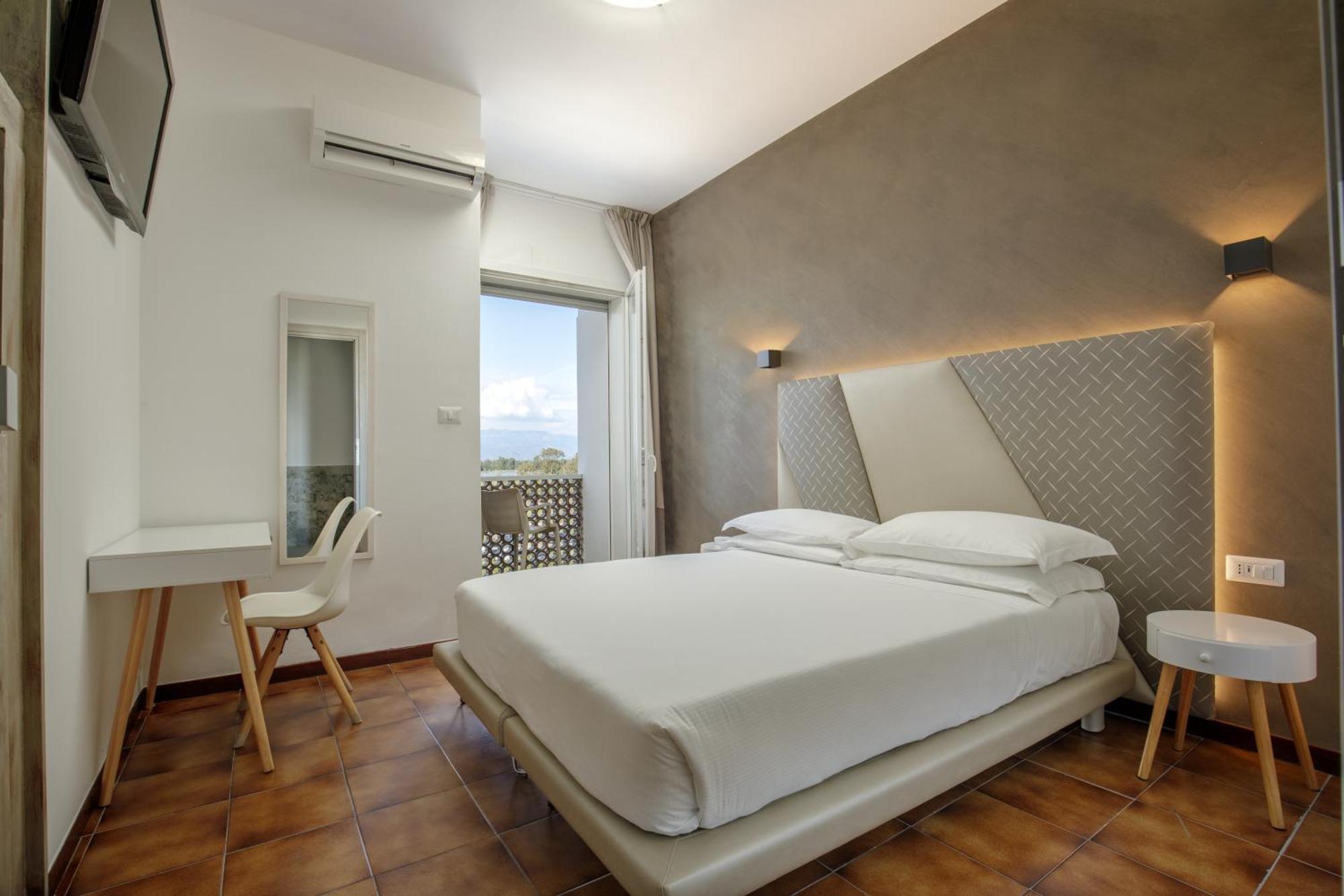 Hotel Tirreno Latina Ngoại thất bức ảnh