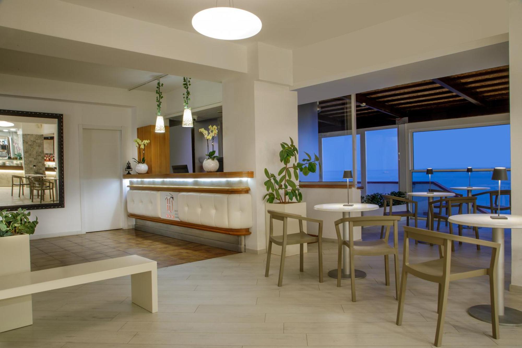 Hotel Tirreno Latina Ngoại thất bức ảnh